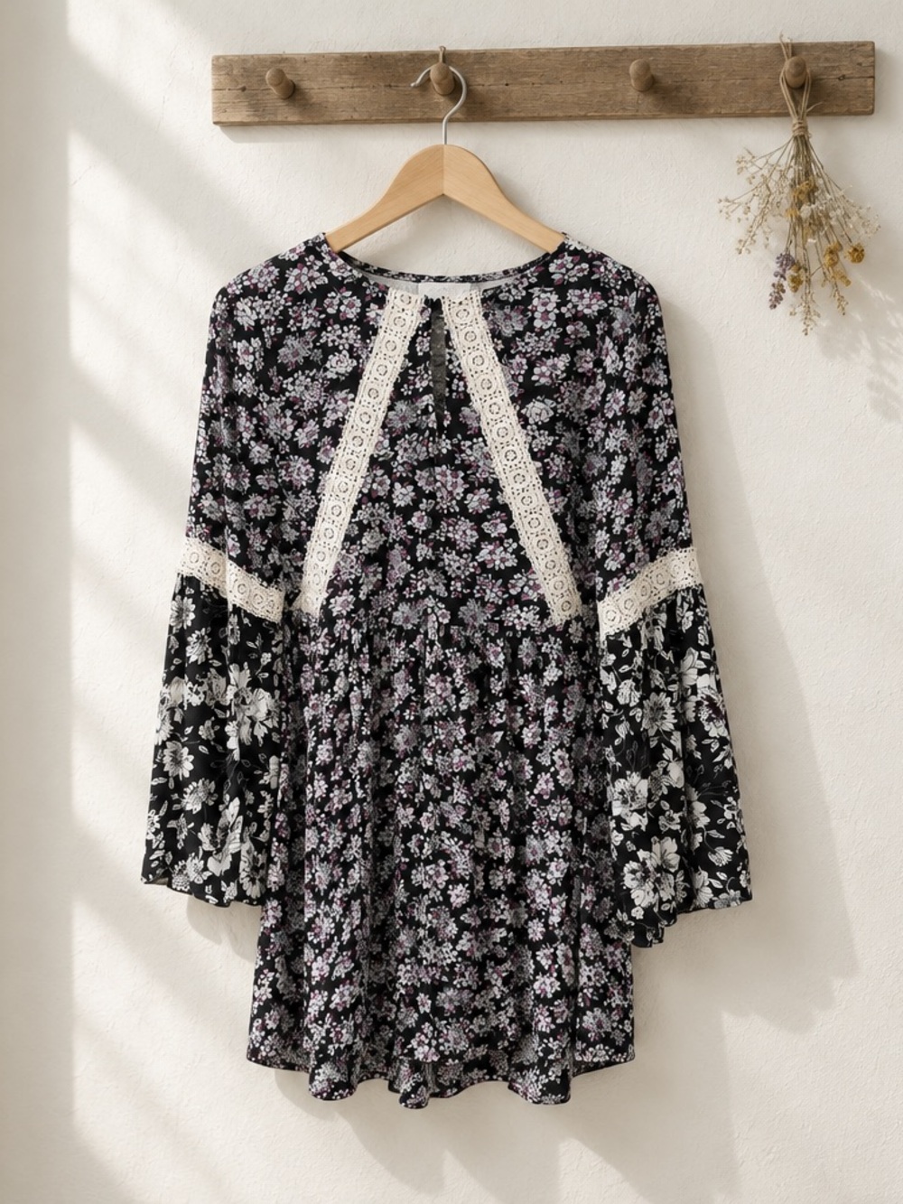 Umgee Black Floral Crochet-Trim Peasant Blouse - Picture 3 of 5